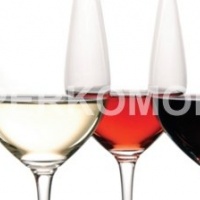 Стеклянный фартук вино в бокалах