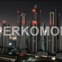 Стеклянный фартук небоскребы ночью