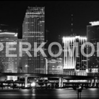 черно-белый кухонный фартук город