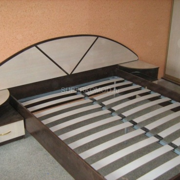 двухцветная кровать