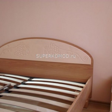 кровати и спальни