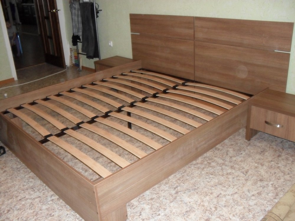 Кровать в спальню на заказ в Барнауле