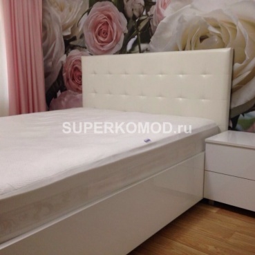 Глянцевая белая кровать на заказ