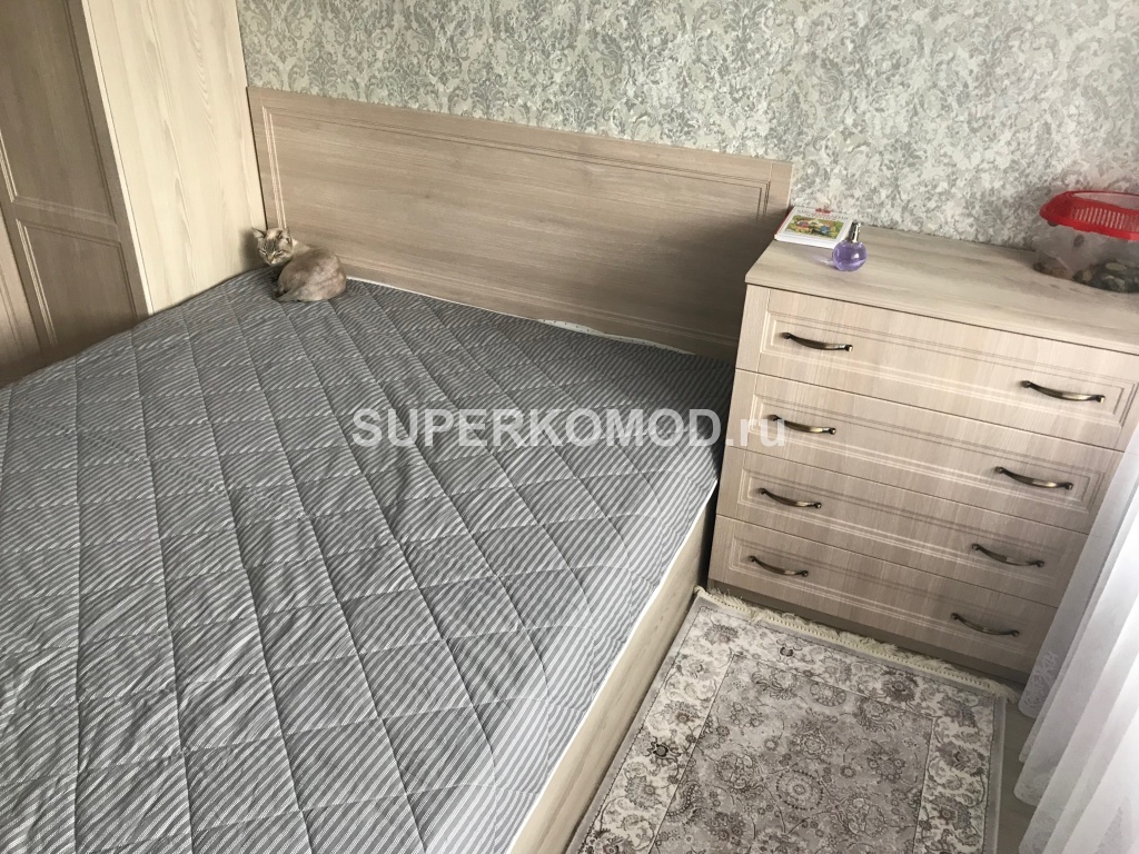 Мебель для спальни с комодом и шкафом