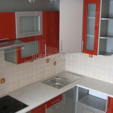 Маленькая яркая кухня красного цвета Маленькая яркая кухня красного цвета