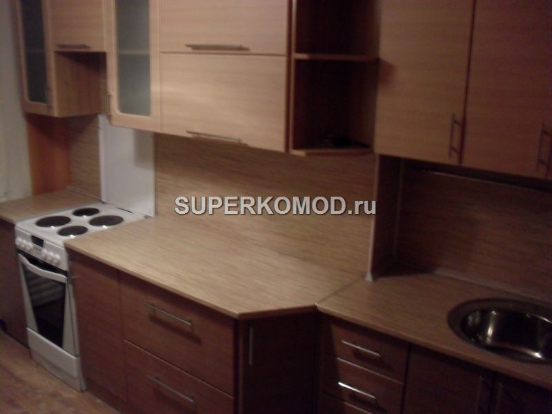 Кухня прямая под дерево