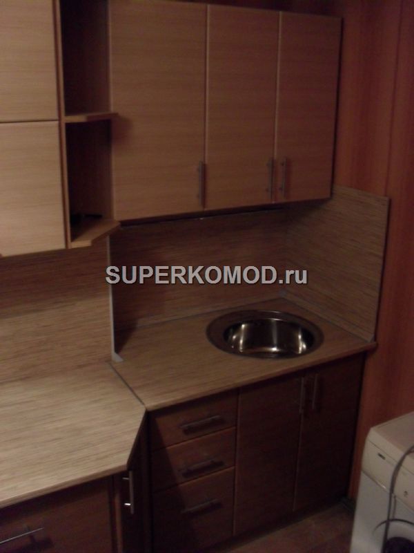 Кухня прямая под дерево