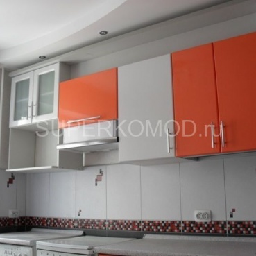 Кухня оранжевая с белым