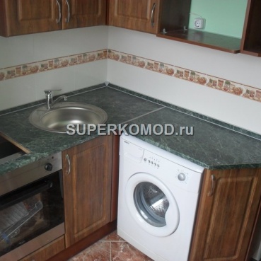 Кухня темная угловая