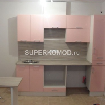 Маленькая розовая с барной стойкой