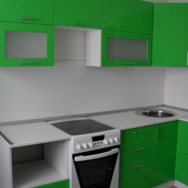 Кухонная мебель со встроенной плитой