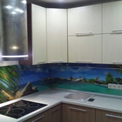Кухня с фартуком море