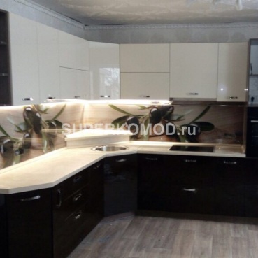 Угловая кухня с подсветкой Угловая кухня с подсветкой