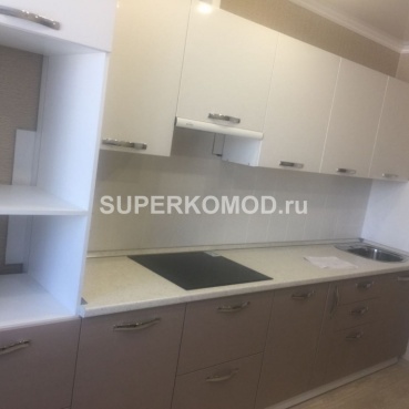 Кухонный гарнитур со светло-темным фасадом