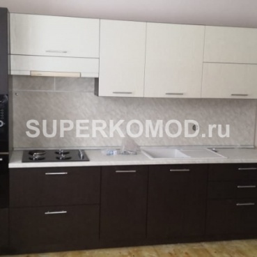 Прямая кухня со встроенной техникой