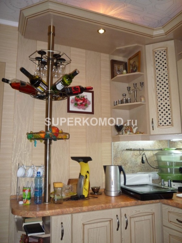 Угловая кухня из светлого дуба