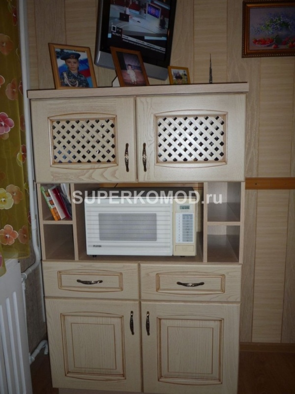 Угловая кухня из светлого дуба