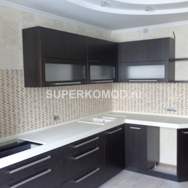 Современная кухня на заказ черный и белый