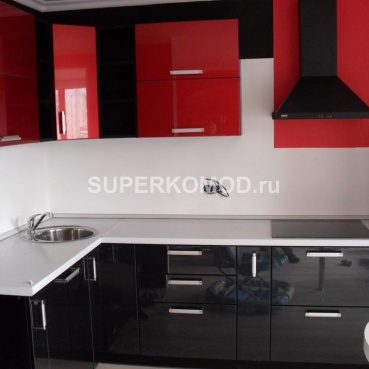 яркая кухня красный верх черный низ в Барнауле яркая кухня красный верх черный низ в Барнауле