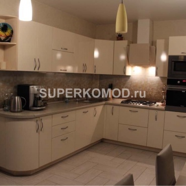Угловая кухня бежевая