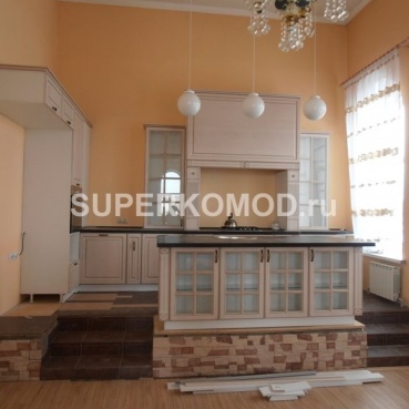 классическая кухня с островом