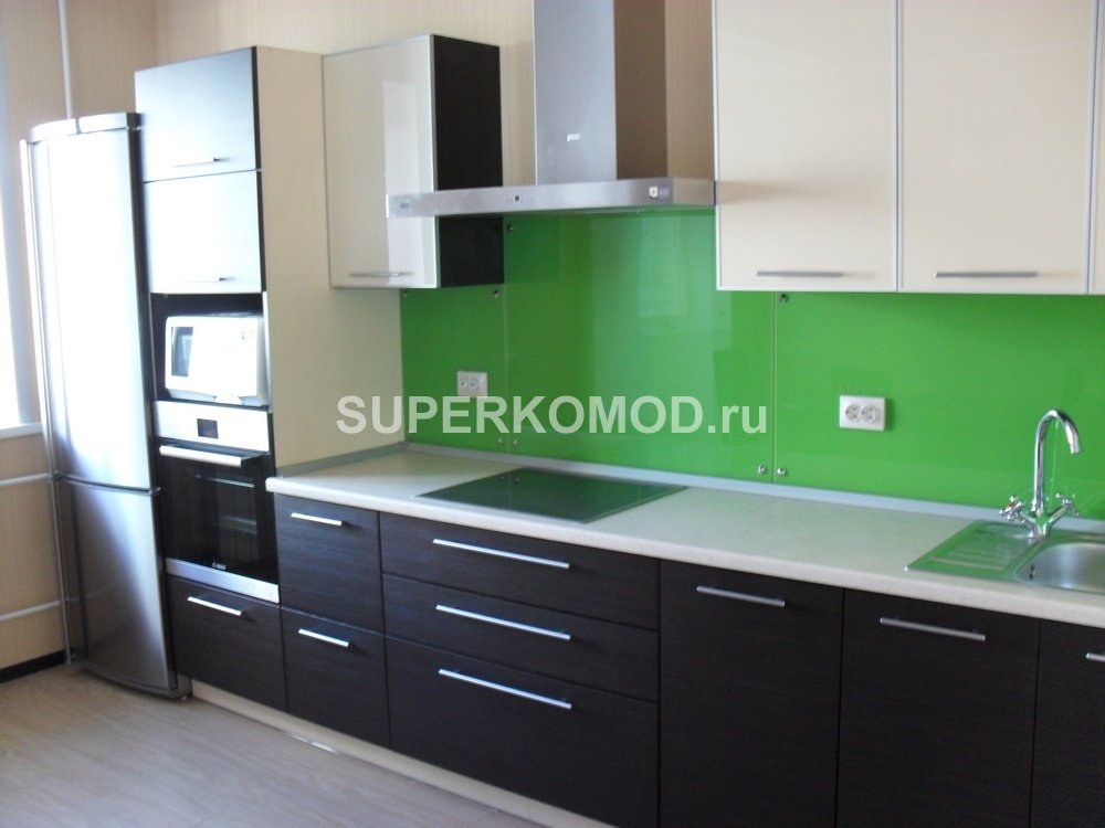 Кухня с зеленым стеклом двухцветная