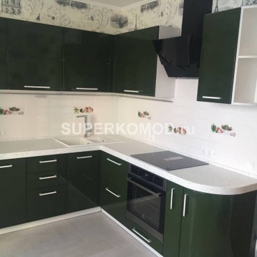 Встроенная угловая кухня