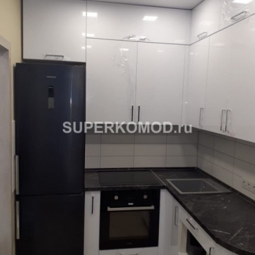 Угловая под потолок