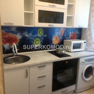 Прямая светлая кухня