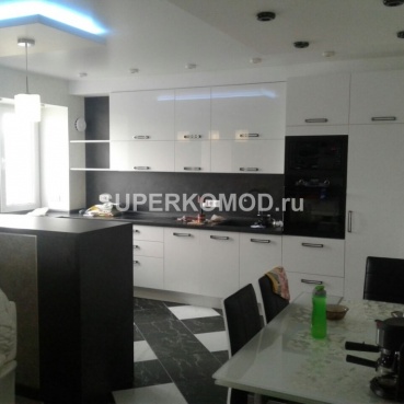 Прямой глянцевый кухонный гарнитур белый