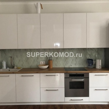 Прямая кухня с глянцевыми фасадами