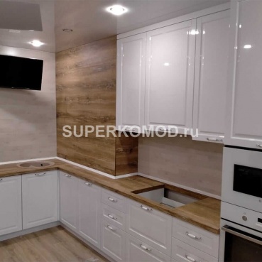 Угловая кухня в скандинавском стиле белого цвета на заказ