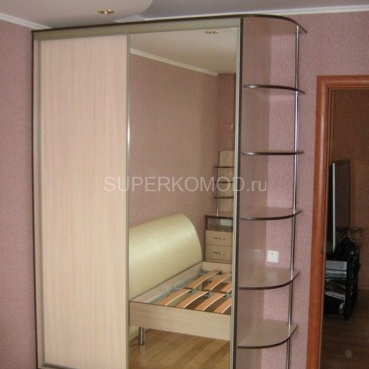 угловой шкаф с боковой полочкой