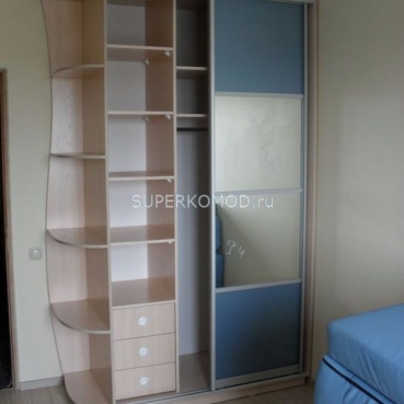 Стандартные шкафы купе с полочками