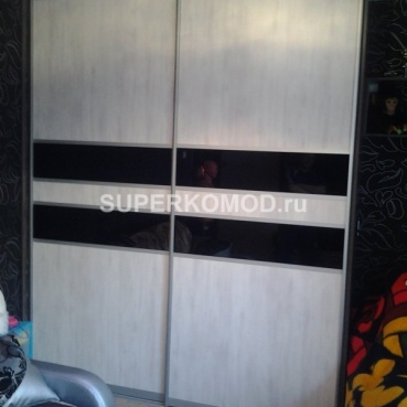 шкаф купе со стеклом лакобель