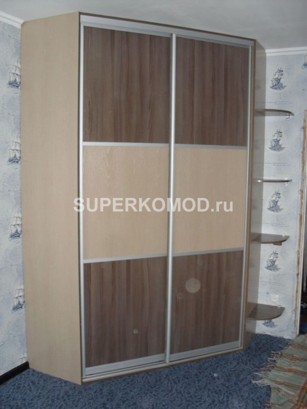шкаф-купе со встроенным зеркалом на заказ в Барнауле