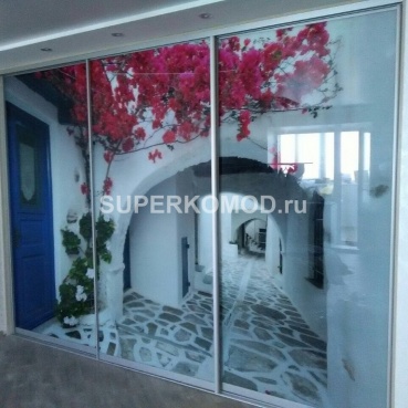 Большой шкаф-купе трехдверный