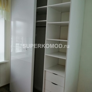 Шкаф стандартный бежевый с полками