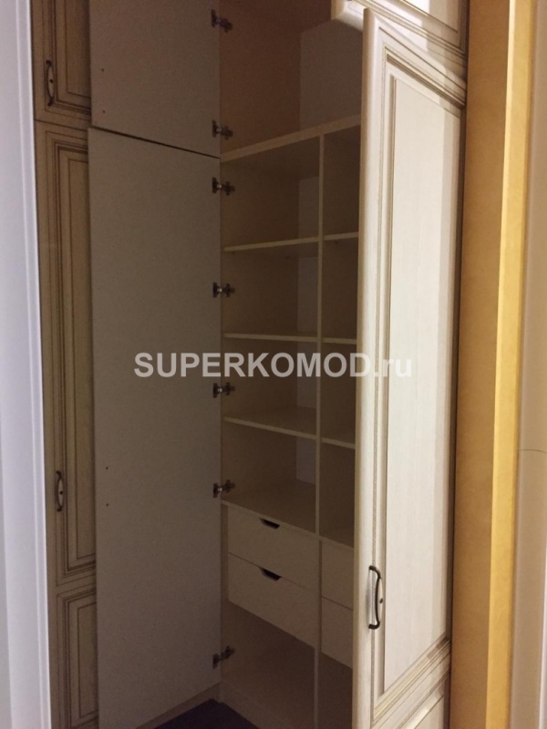 Встроенный шкаф