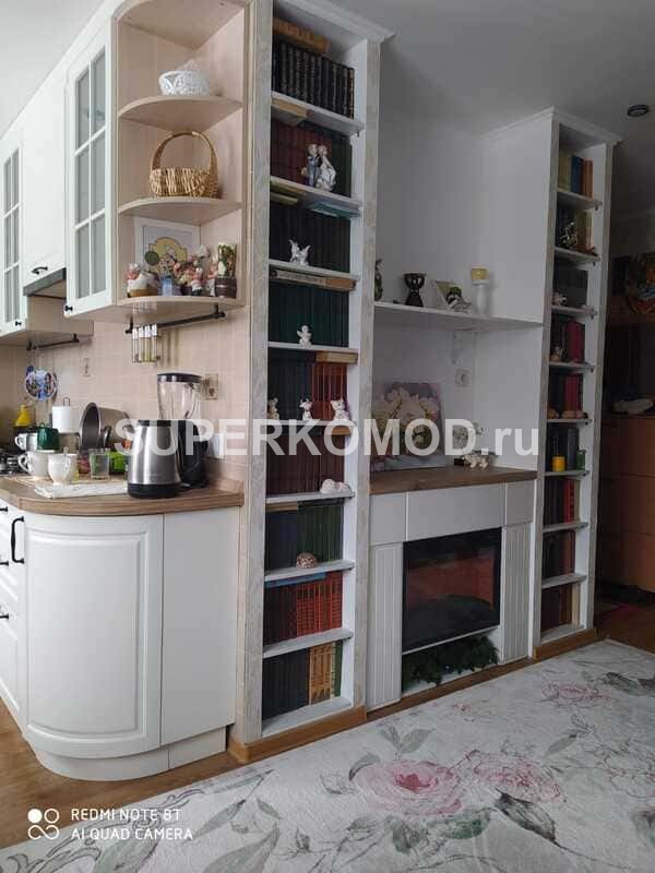 Белая кухня-гостиная в скандинавском стиле