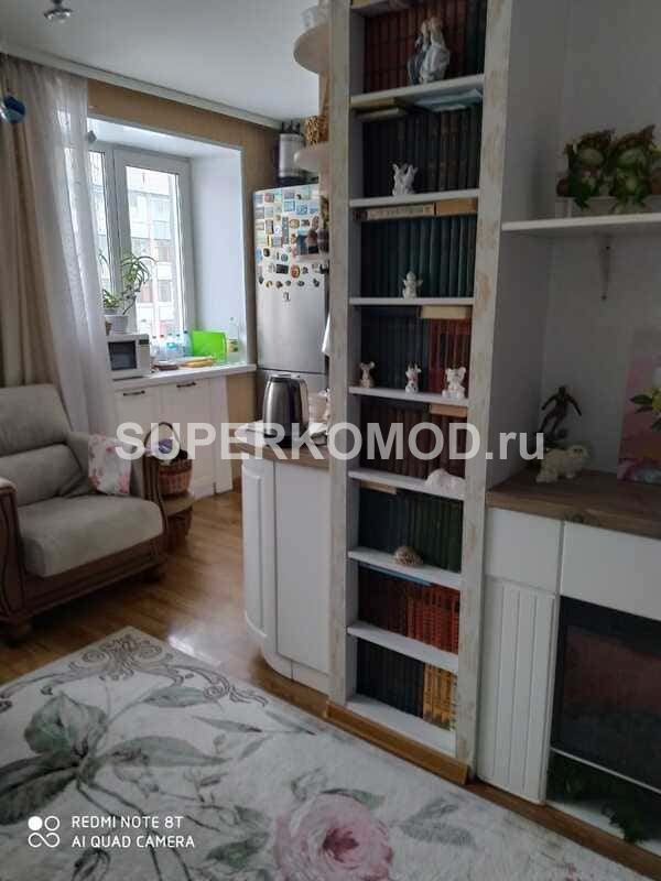 Белая кухня-гостиная в скандинавском стиле