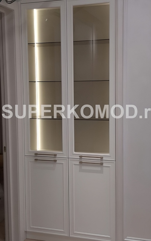 Угловая кухня в белом цвете на заказ