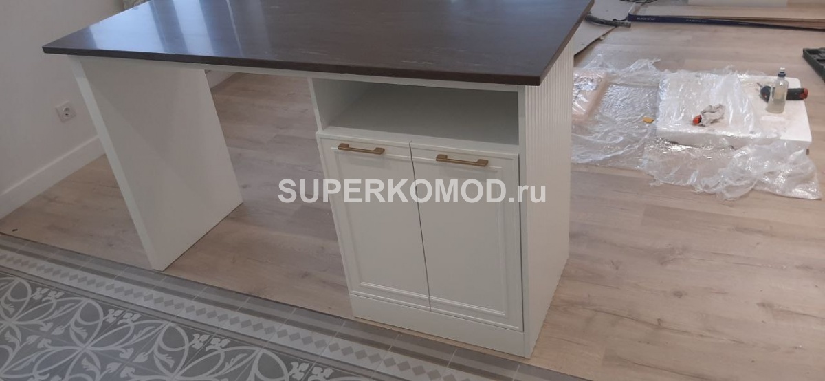 Угловая кухня в белом цвете на заказ