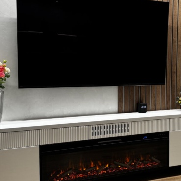 Гостиная с встроенным камином