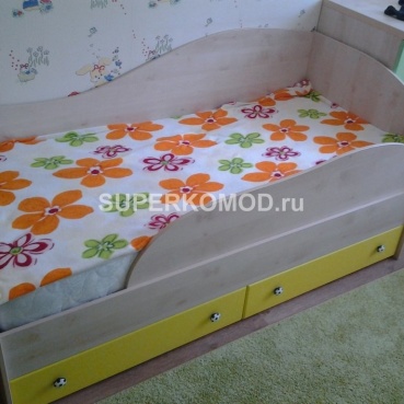 детская кровать с ручками мячиками детская кровать с ручками мячиками