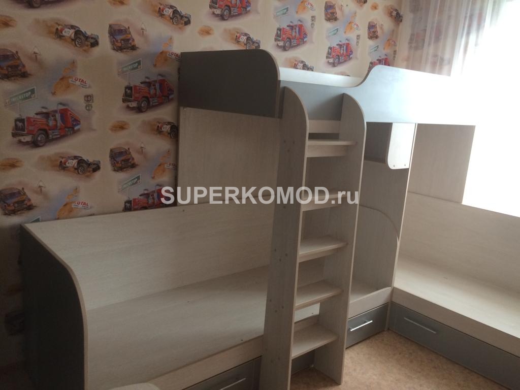 Кровать в детскую комнату для троих детей