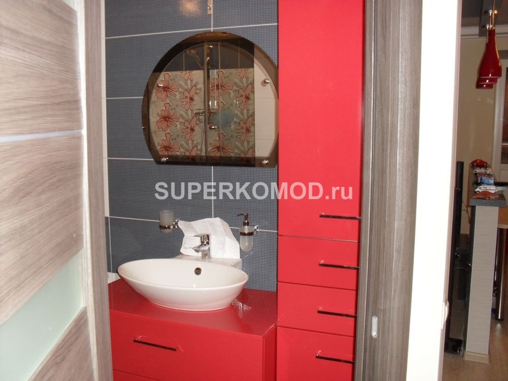 трюмо для ванной в красном цвете на заказ в Барнауле