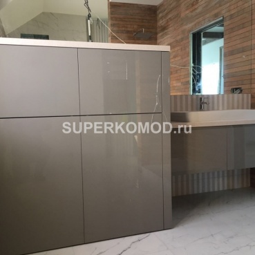 Лакированная мебель для ванной