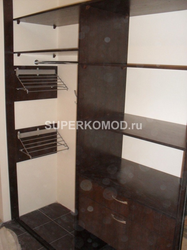 Шкаф-купе в Барнауле с крючками для одежды на заказ