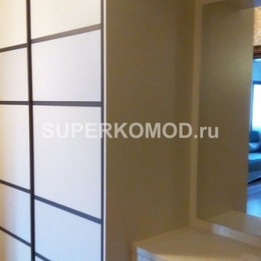 Прихожая в светлом стиле